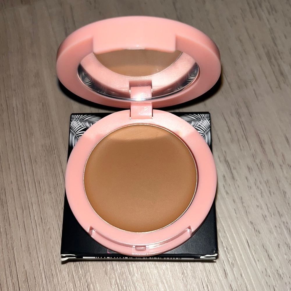 Cream bronzer